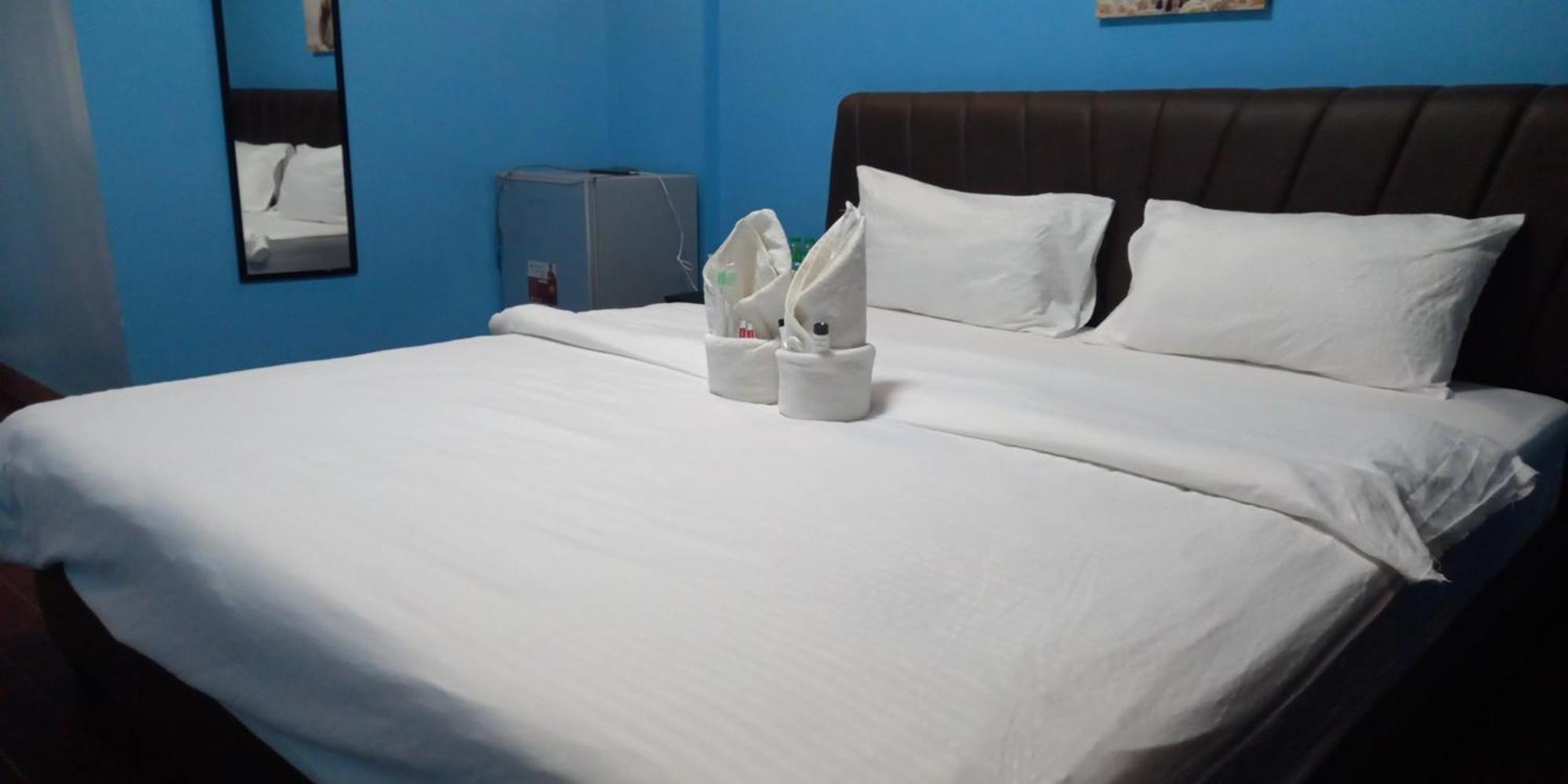 Dolphin Bay Resort פוארטו גאלרה מראה חיצוני תמונה